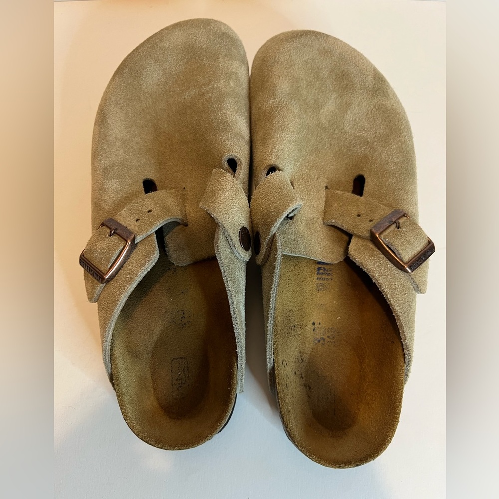 Birkenstock Boston Soft Footbed Clogs in Taupe in Size 7-7.5